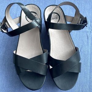 Black Abeo sandals